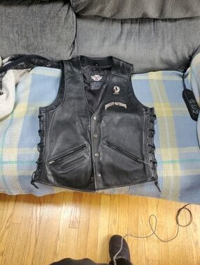 Harley Davidson Leather Vest Size Medium Embroidered With Sturgis Pin 97135-07VM
